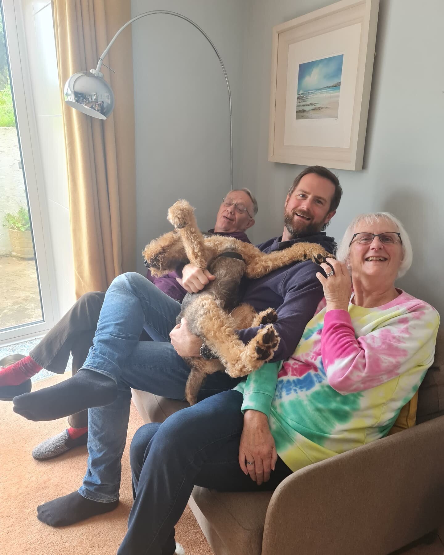 🥰 Reunited🥰 
A great start to the half-term break. We saw the in-laws for the first time since this pandemic decided to show up. Getting on and off island is all fine until you throw a pandemic into the mix and then it becomes a wee bit trickier. It was lovely to see them and Mr Bingley was delighted to have some new toys to play with 🤣. 
In other news - this cycle of chemo is going so much better than the last one (touch wood). All symptoms have been managable so far 🥳🥳. Hoping that continues as we are getting on a RIB later today. Keep those fingers crossed for me 🤞🤣.