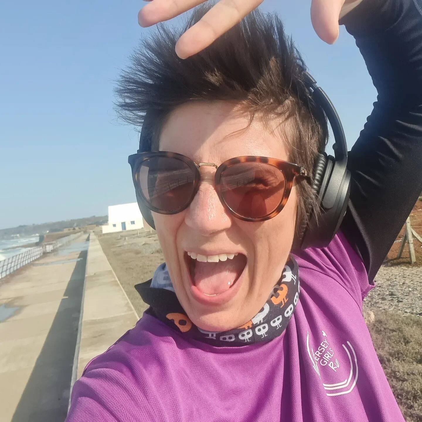 I have a bit of a love/hate relationship with running at the moment. Sometimes I REALLY want to give up because I feel like I've had to start again many times and I get frustrated with myself. But I'm also a stubborn wotsit who doesn't like to give u