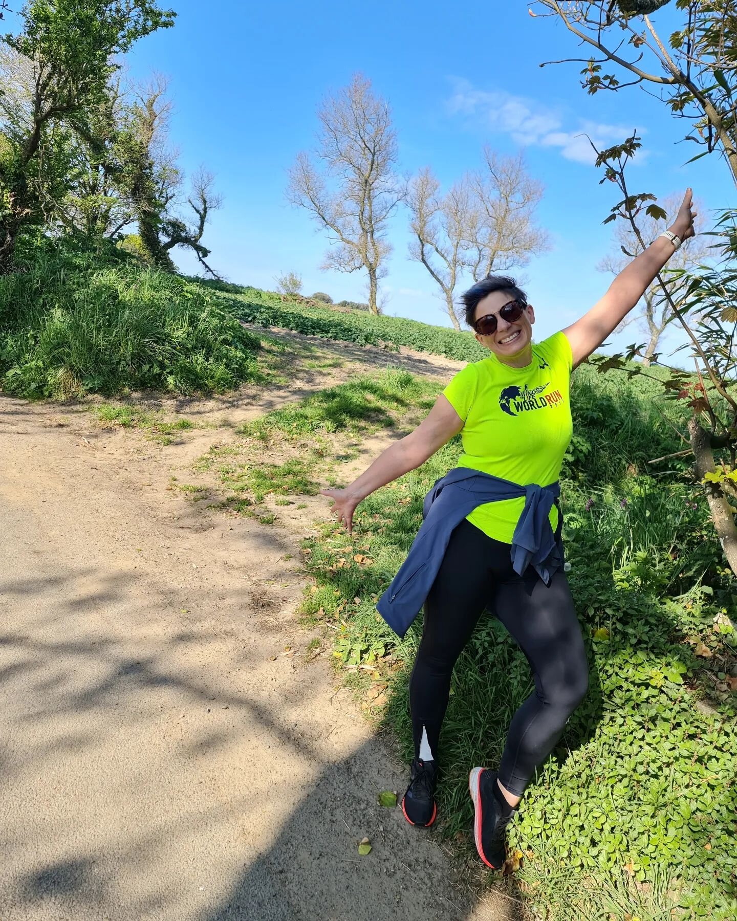 Happy Monday!
It's glorious out there. My first attempt at a run since Covid. I was careful and followed the MAF method. Lungs still feel a bit squiffy and there was a lot of walking, but I'm feeling good 🥳🥳🥳.
#mafmethod #mafrunning