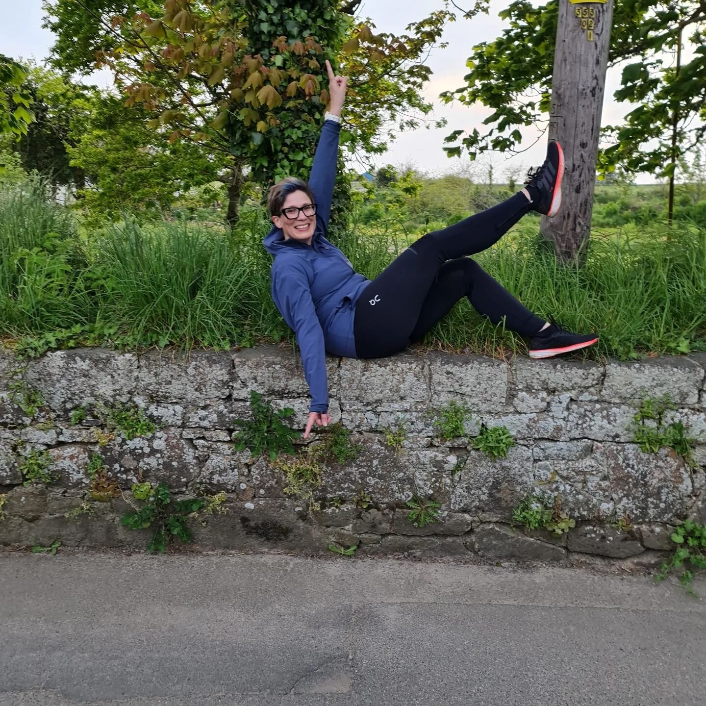 Second MAF run of the week 🥳. Photo taken at the end when Oldest told me to act natural. Nailed it. 
I'm loving the lighter evenings and plodding down the lanes. The hedgerows are looking particularly pretty at the moment - all the wildflowers and 