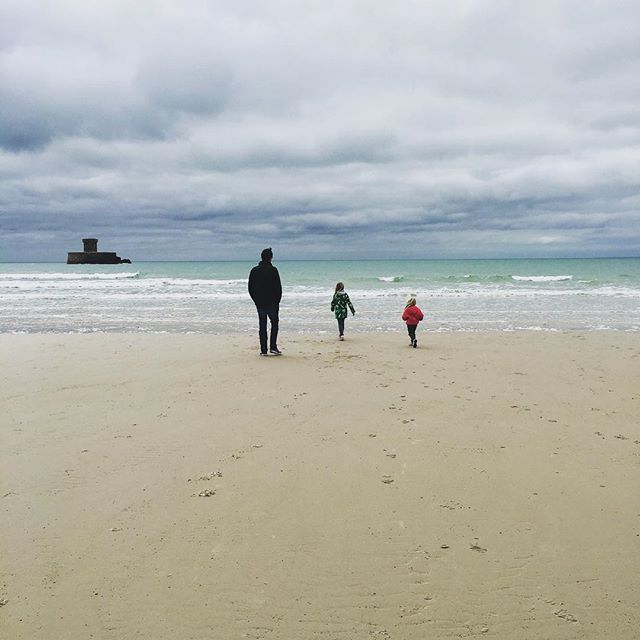 It's very cold and windy on the beach today but it is all looking rather beautiful #experiencejersey #jerseyci #jersey #beachlife #beach #sea #thatsdarling #blogger #bloggerstyle