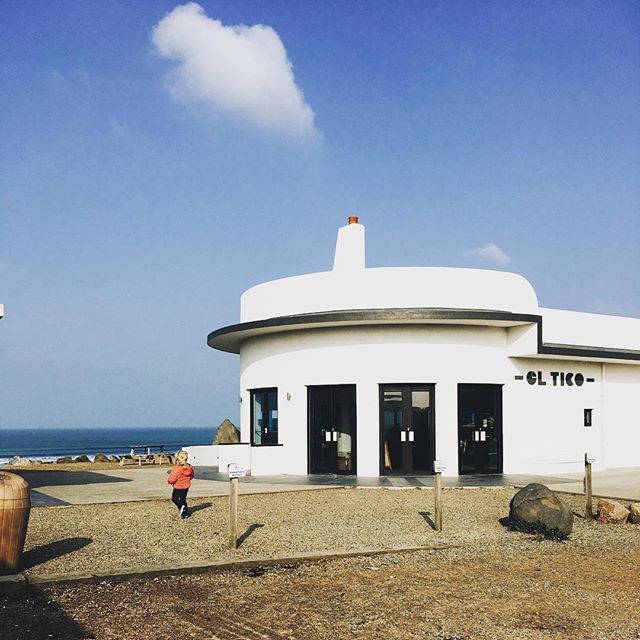 Perhaps a spot of breakfast at this little beauty. #lazysunday #jerseyci #jersey #experiencejersey #thatsdarling #architecture #archilovers #blogger