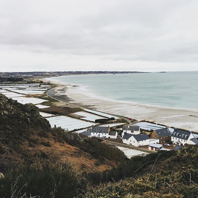 Looking down on the bay 😍 #beach #sea #beachlife #jersey #jerseyci #experiencejersey #blogger #blog #birdseyeview