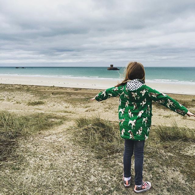 Come on Monday we can do this! Oldest having her titanic moment yesterday. No chance of going to the beach today as so much work to do and then a visit to the lawyers. There is new post on the blog if you fancy reading. Link in profile. #experiencejersey #jerseyci #blog #blogger #beachlife #beach #thatsdarling #mondaymotivation