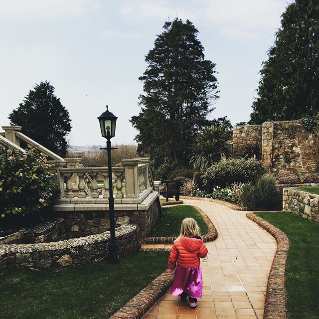 Today has been tantrums, playing babies, more tantrums, princesses, right Royal strops, closed roads and getting lost in the back lanes whilst trying to find our way to music. We made it in the end and youngest enjoyed playing in the gardens whilst oldest had her piano lesson #parenting #thatsdarling #blog #blogger