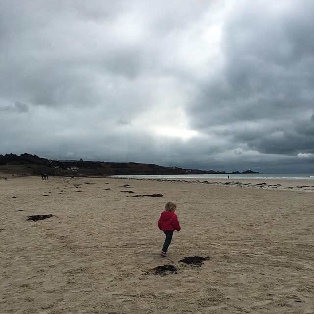 Today youngest has woken up with thunder clouds over her head. We have just had to leave or should that be I have just had to drag youngest out of the shop due to an attack of the Kanyes. Back home and she is happy again. Oh happy days! #beachlife #thatsdarling #parenting #jersey #experiencejersey #jerseyci #blog #blogger