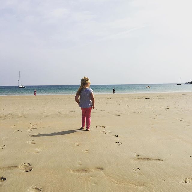 Hope the sun comes back for the weekend #littleexplorers #worldofexplorers #worldoflittles #littlestoriesofmylife #littlefierceones #oureverydaymoments #simplychildren #humansofjoy #pixel_kids #ig_motherhood #jersey #experiencejersey #visitjersey #curiouslittleexplorers